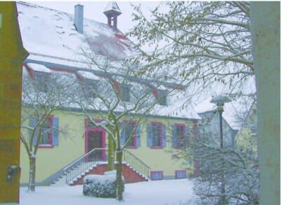 (Das renovierte Rathaus)