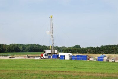 solch ein Bohrturm würde direkt am Wasserschutzgebiet errichtet