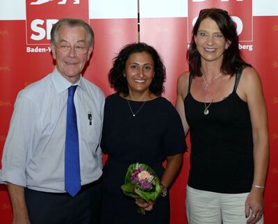 Franz Müntefering, Neza Yildirim und Karina Merten in Schwetzingen